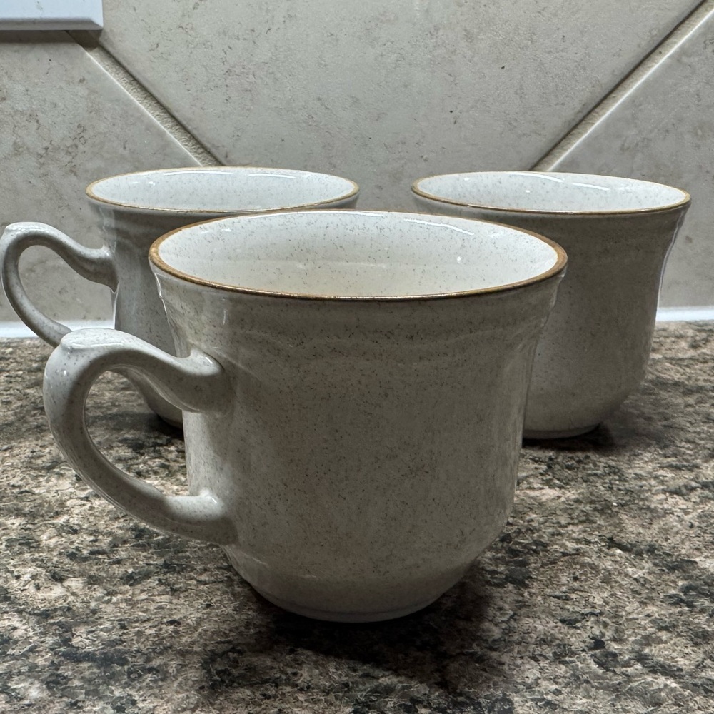 VTG Hearthside Stoneware Baroque ‘Summer Sun’ Tea Coffee Mugs